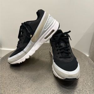 Nike - W Air Max Black and White